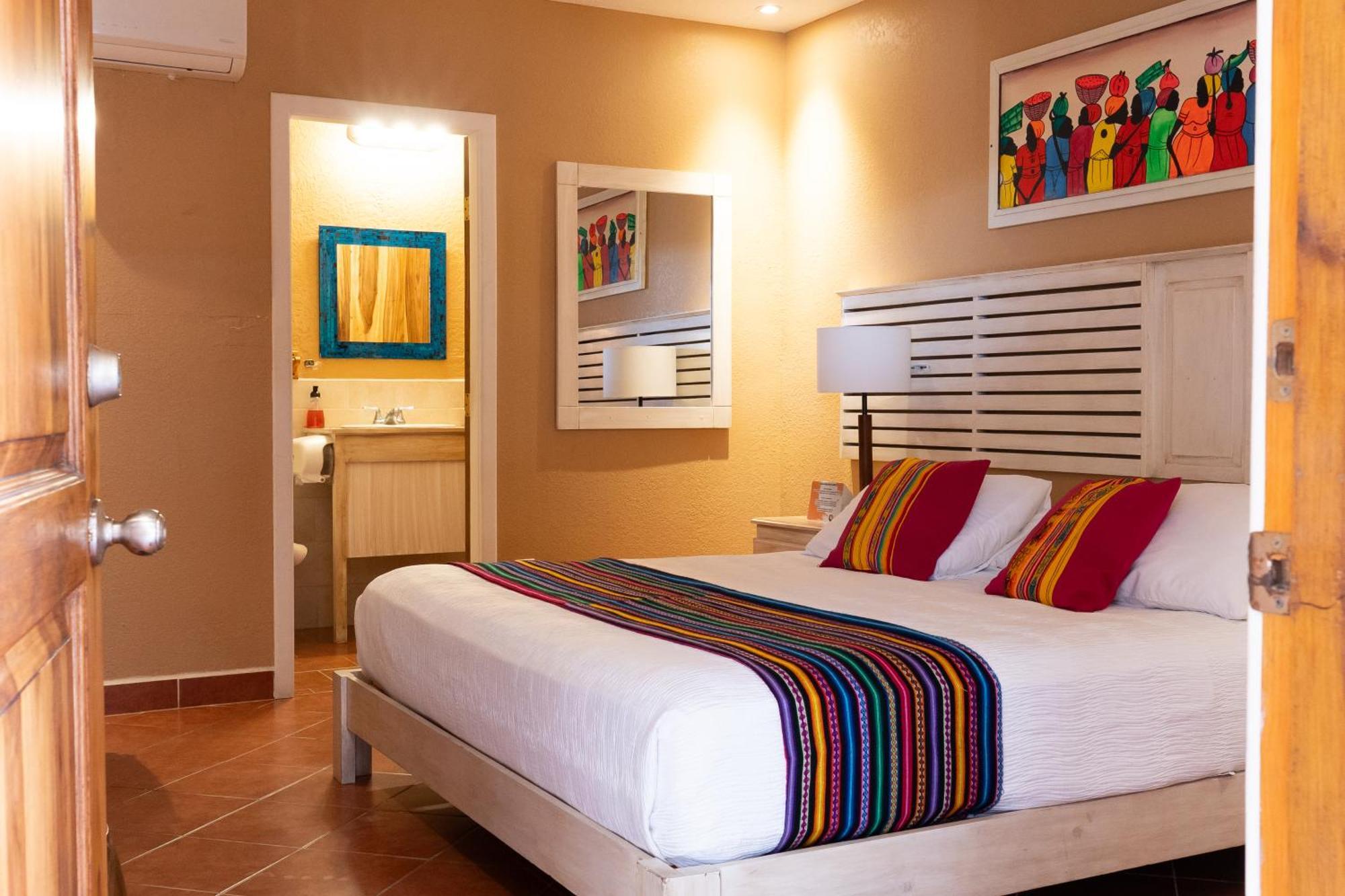 Mr. Tucan Hotel West End Ngoại thất bức ảnh