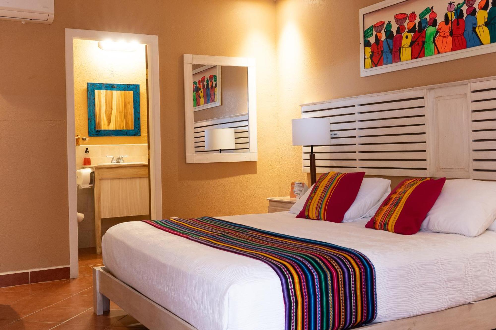 Mr. Tucan Hotel West End Ngoại thất bức ảnh