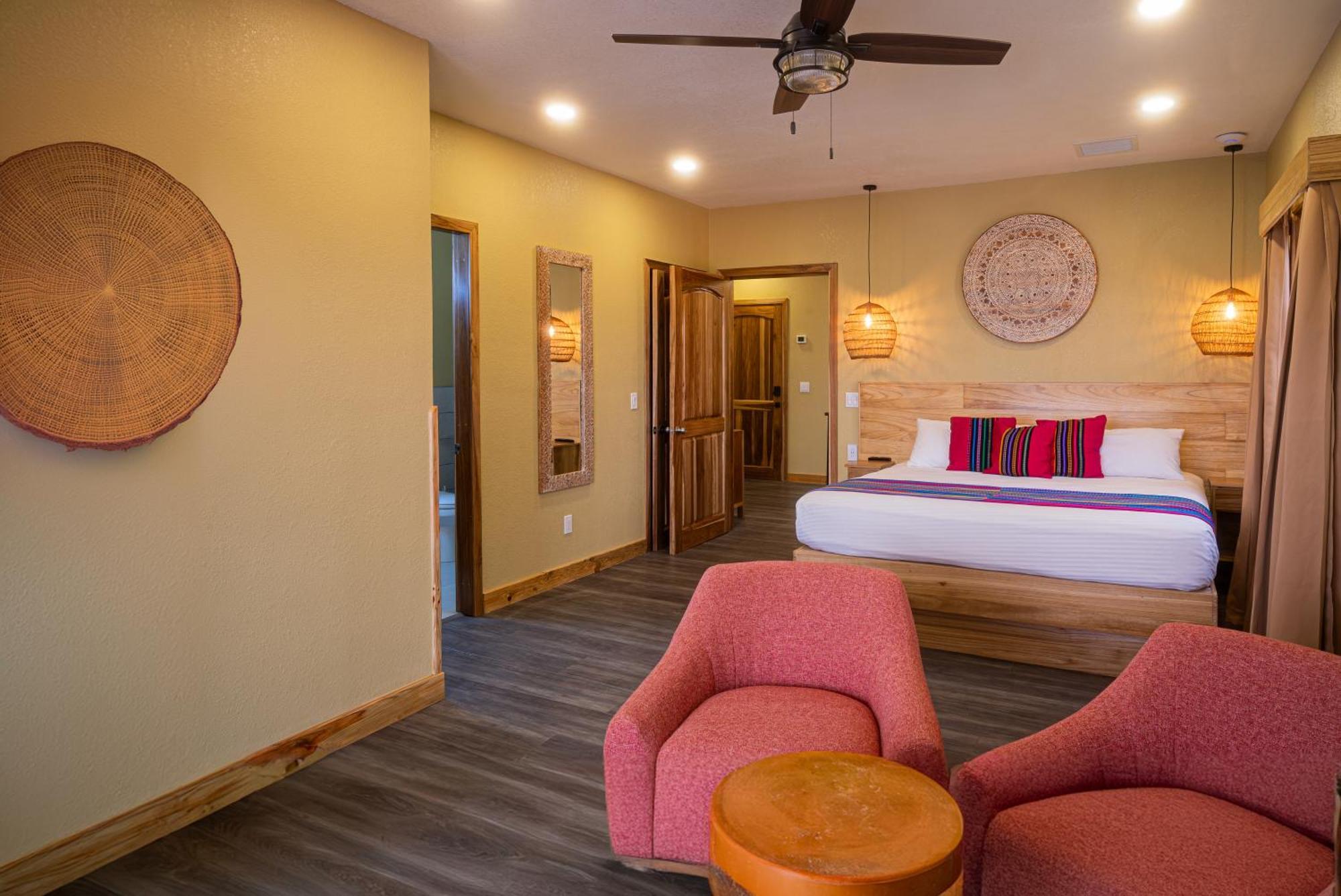 Mr. Tucan Hotel West End Ngoại thất bức ảnh
