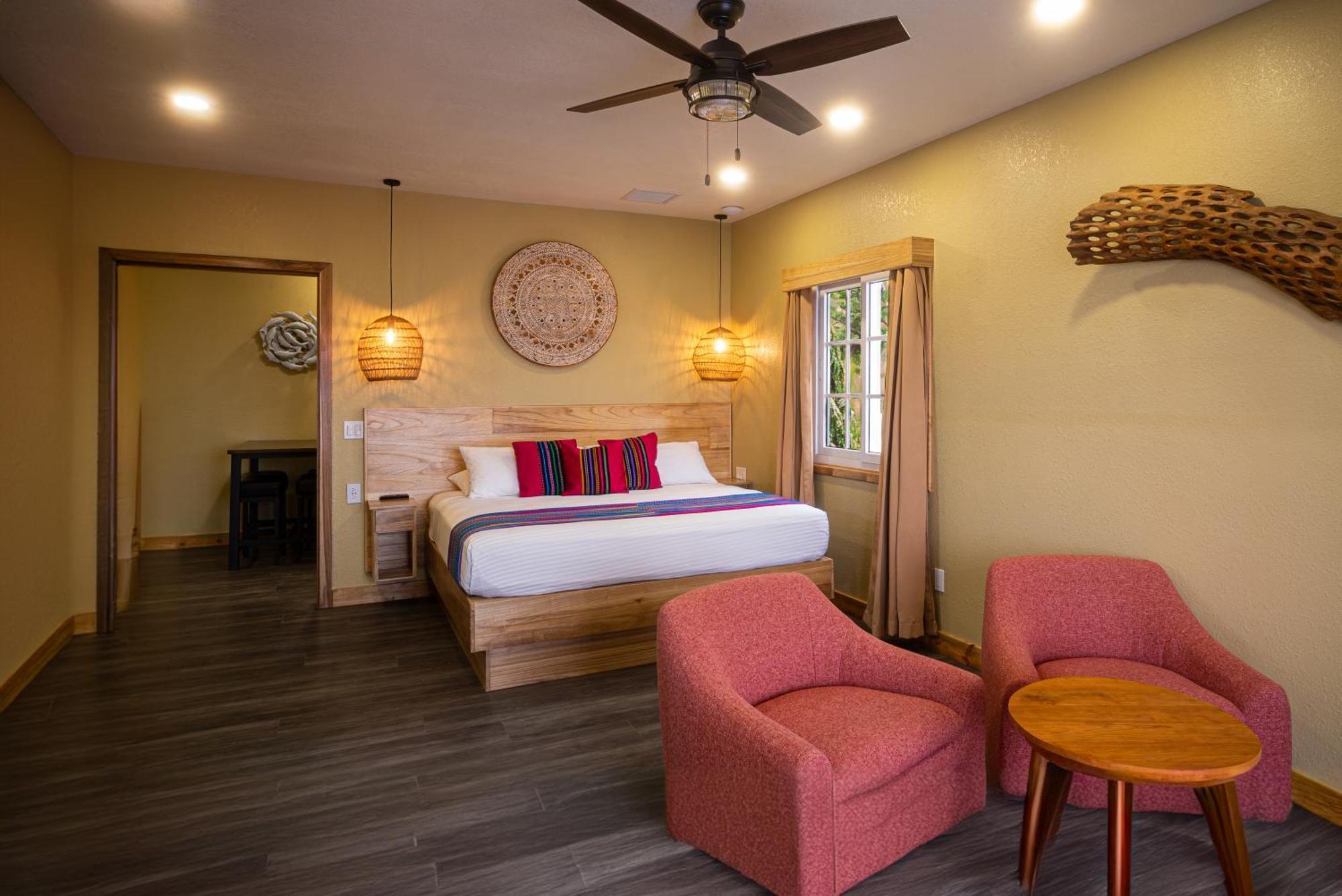 Mr. Tucan Hotel West End Ngoại thất bức ảnh