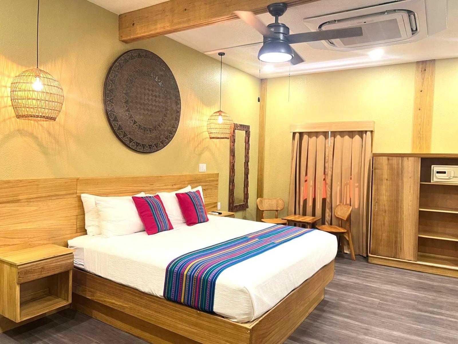 Mr. Tucan Hotel West End Ngoại thất bức ảnh
