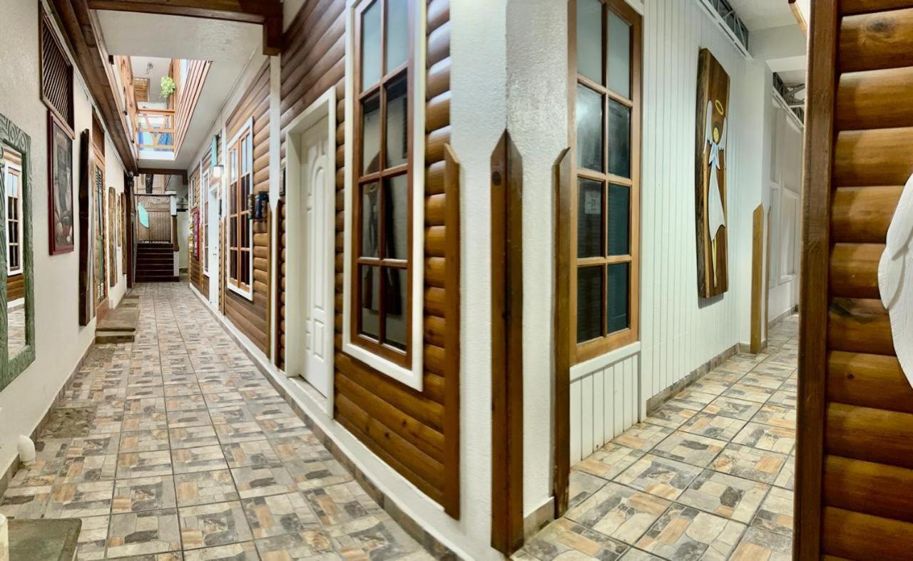 Mr. Tucan Hotel West End Ngoại thất bức ảnh