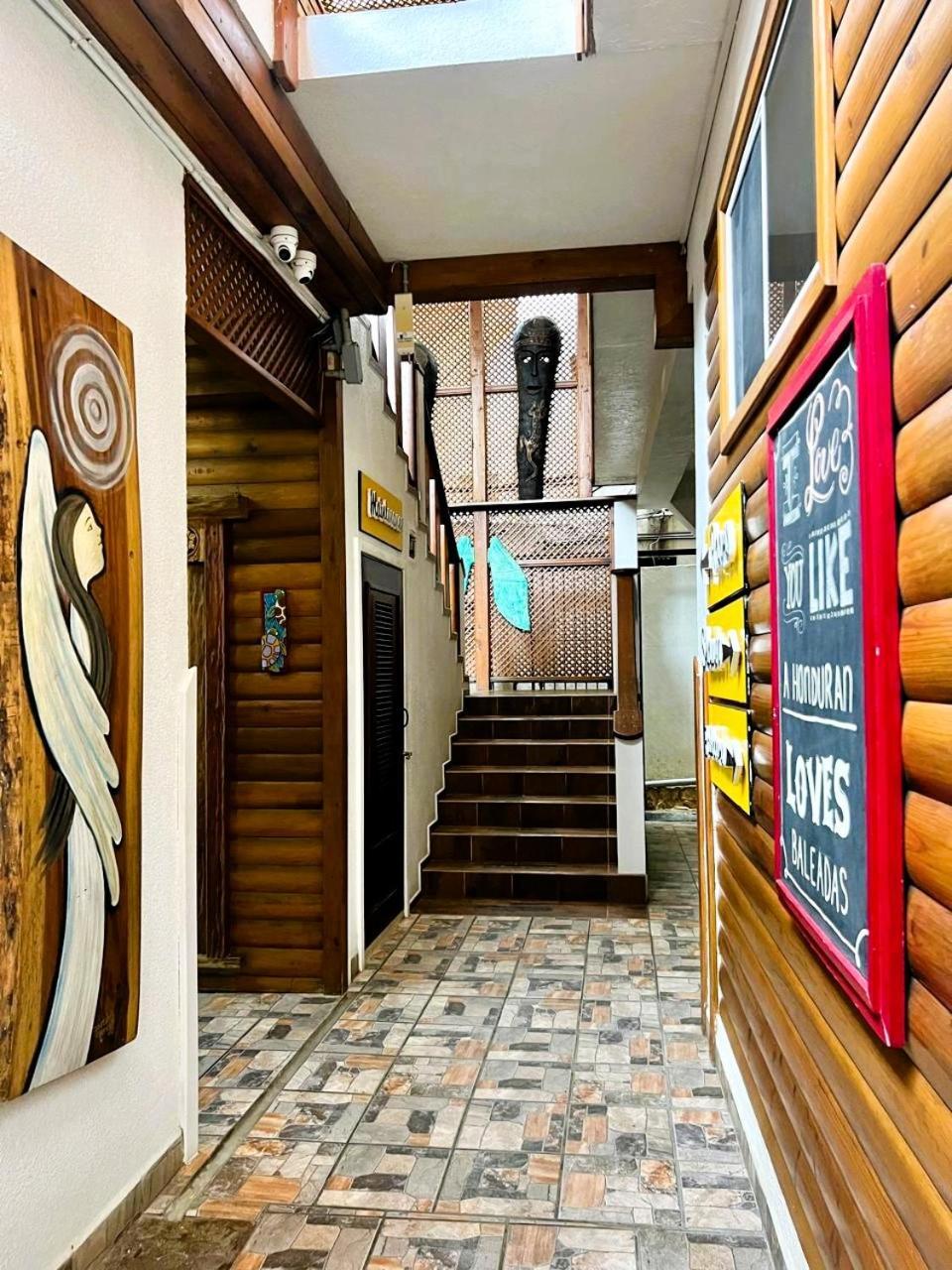 Mr. Tucan Hotel West End Ngoại thất bức ảnh