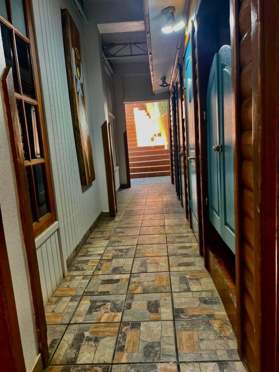 Mr. Tucan Hotel West End Ngoại thất bức ảnh