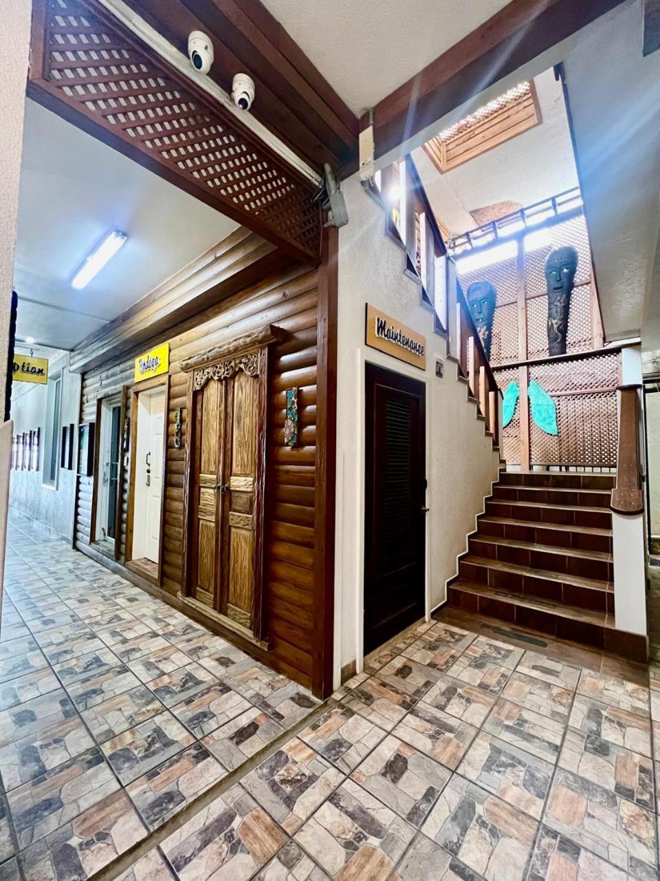 Mr. Tucan Hotel West End Ngoại thất bức ảnh